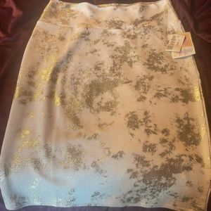 Women’s L skirt - Lularoe “Cassie”